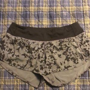 Lululemon shorts size 4